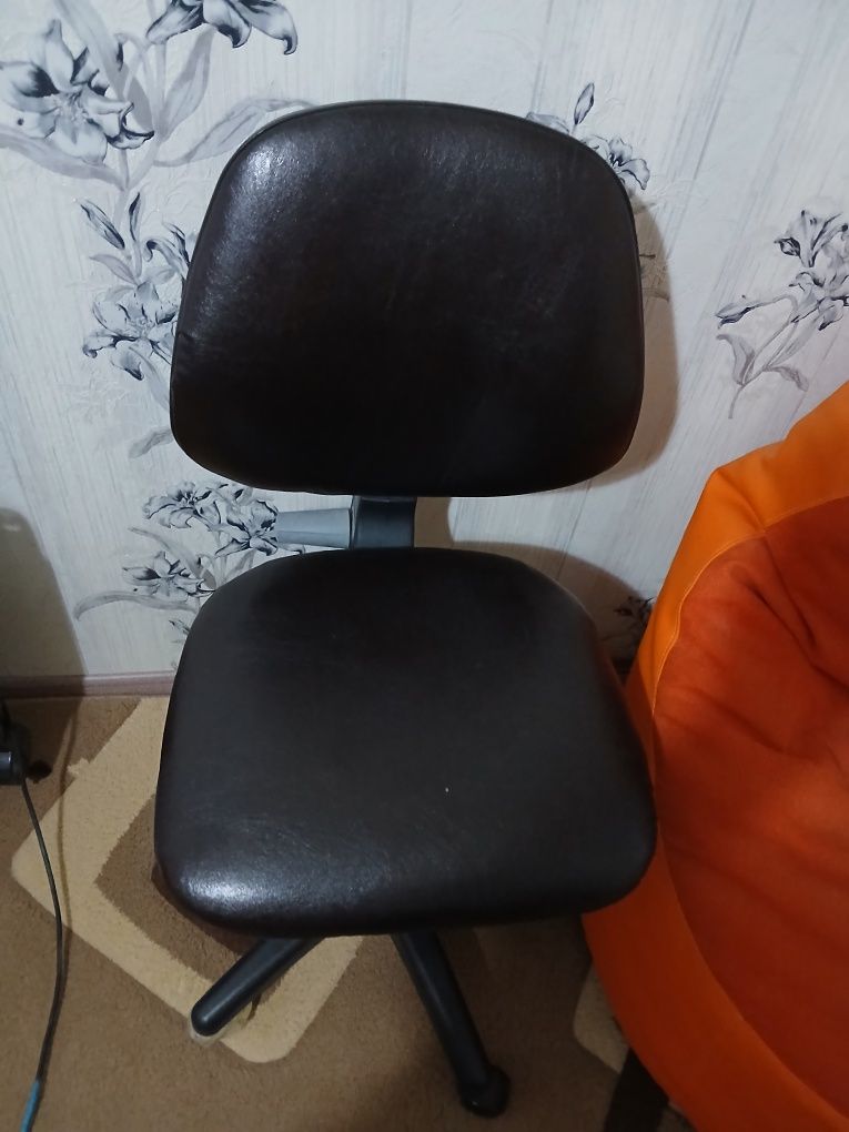 Продам кресло для компьютера