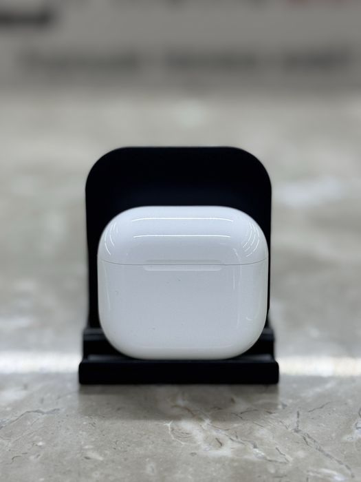 AirPods 4 / PhoneLab