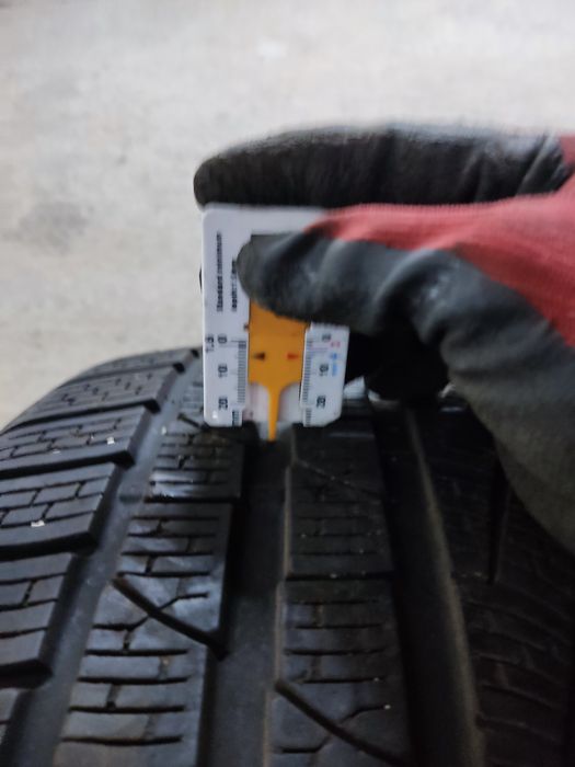 235 35 19 зимни Pirelli