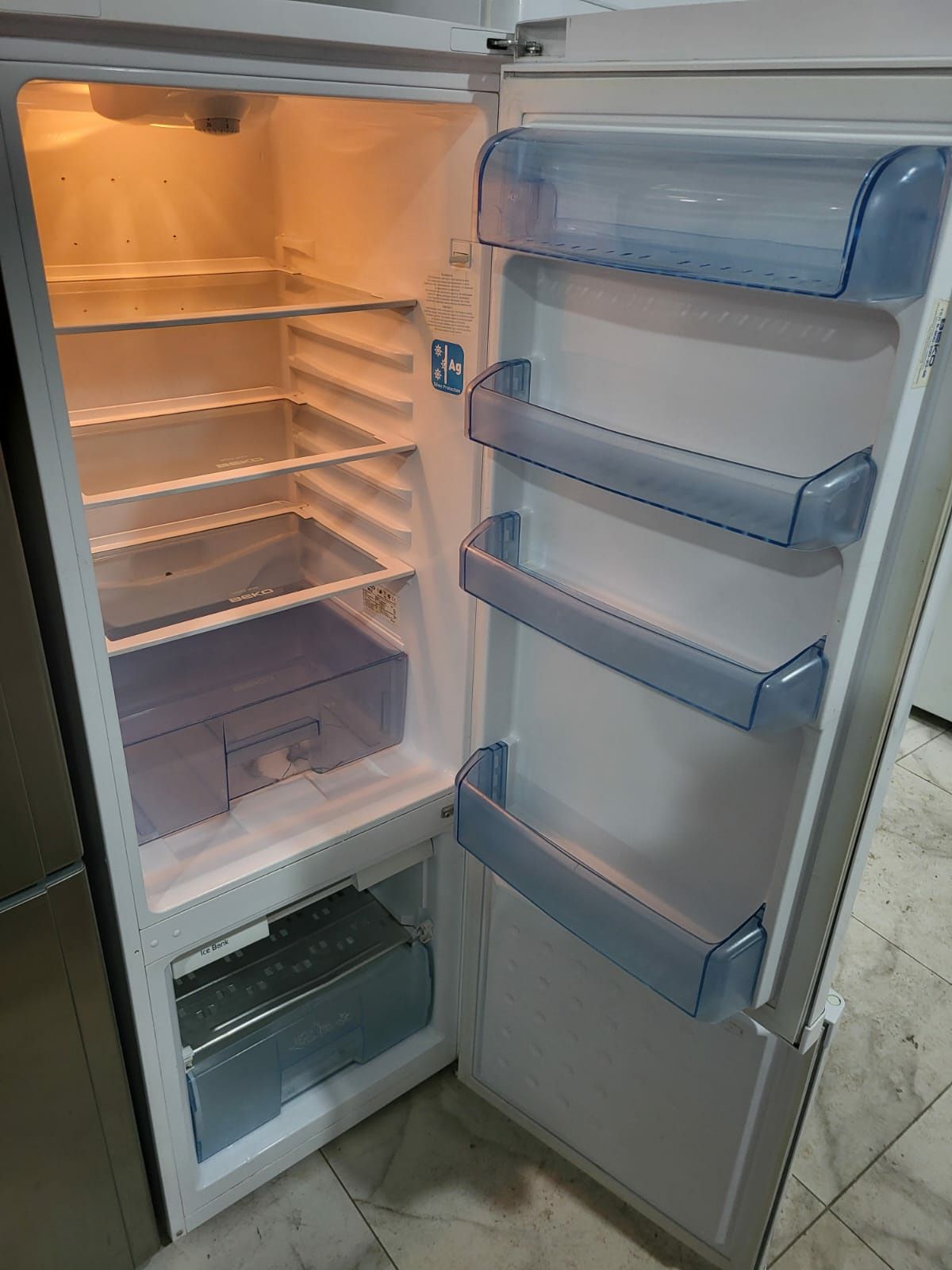 Продам холодильники Б/У Гарантия+ Доставка по городу БЕСПЛАТНО