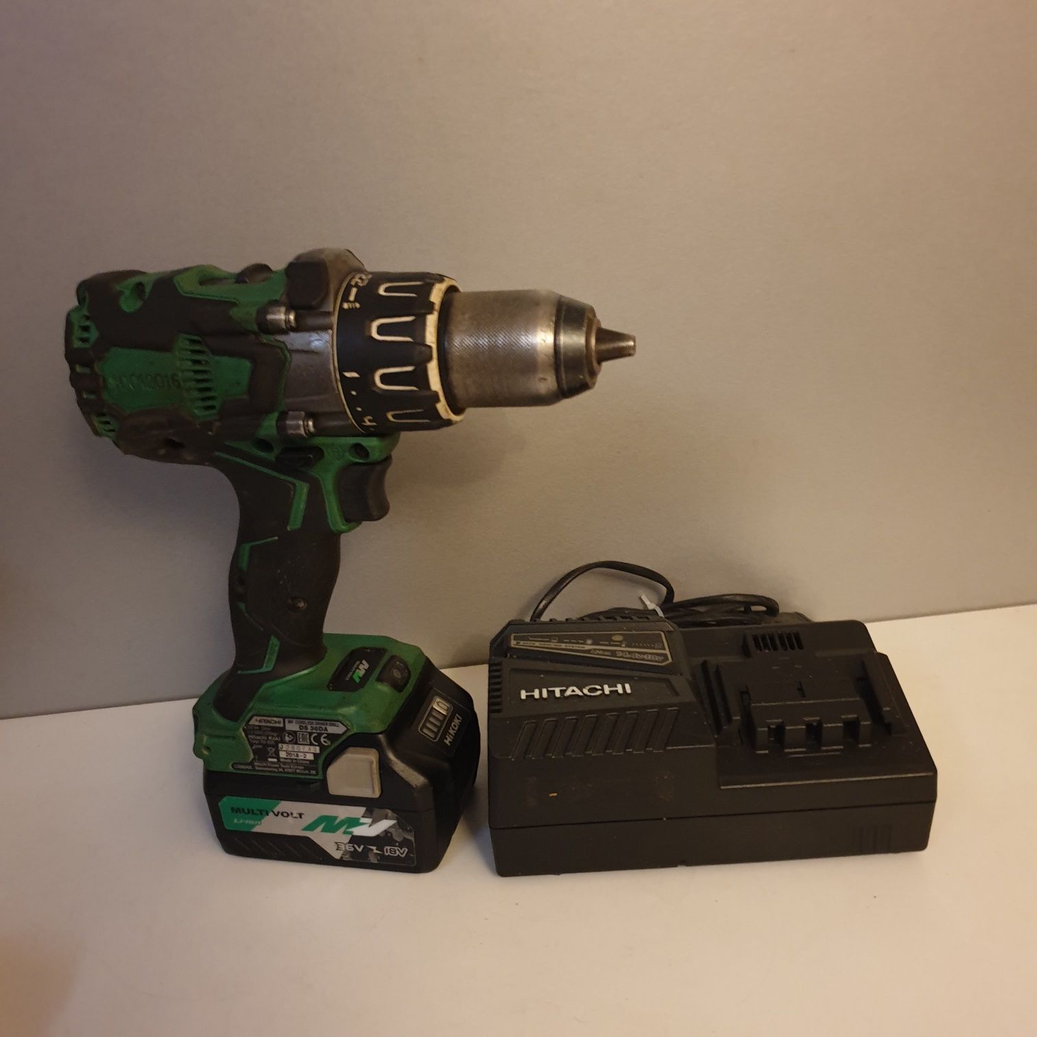 Hitachi DS 36DA Mașina de infiletat Brushless 5.0AH 18v-36v