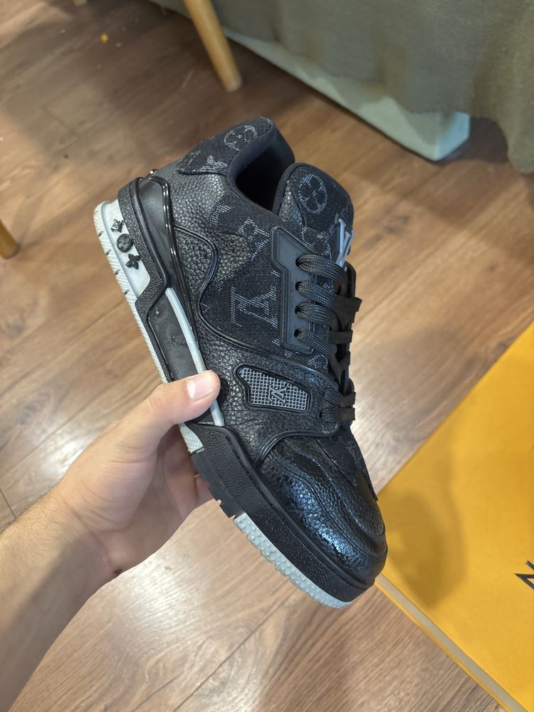 Lv sneakers Black 42 номер