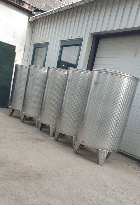 Rezervoare Inox pentru apă Butoaie Inox pentru stocare