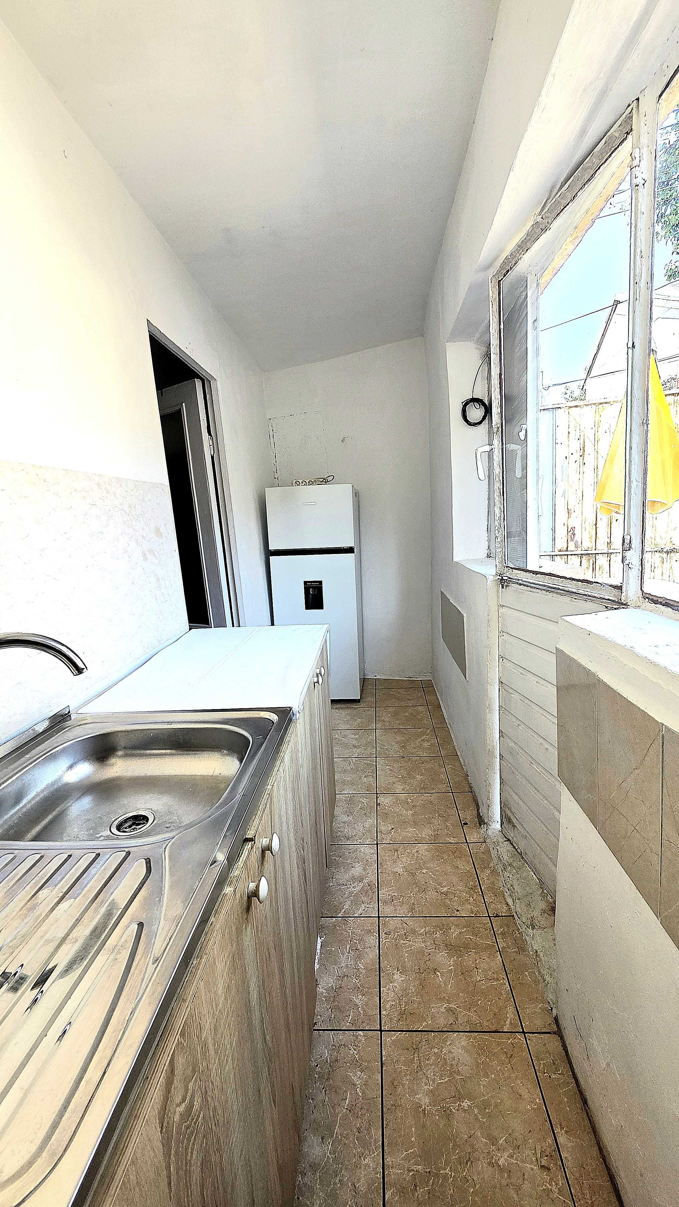 Camera de inchiriat casa curte Locatie f convenienta Sos Alexandriei