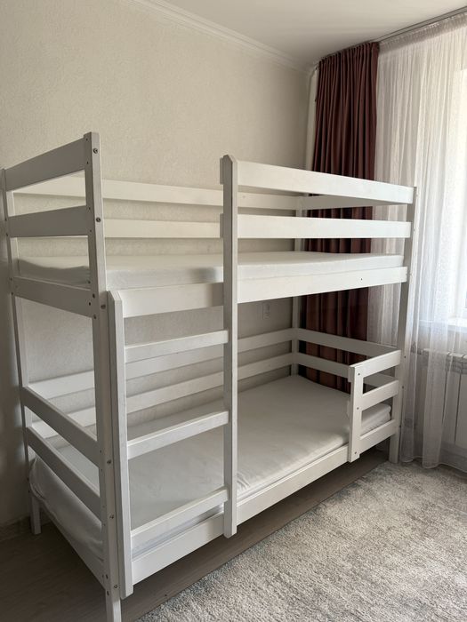 Продам двух ярустную кровать