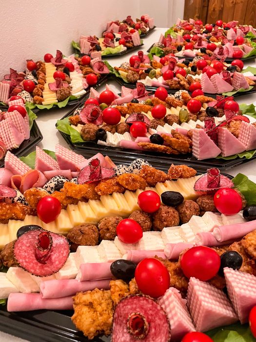 Platouri & Bufet Cu Aperitive Delicioase