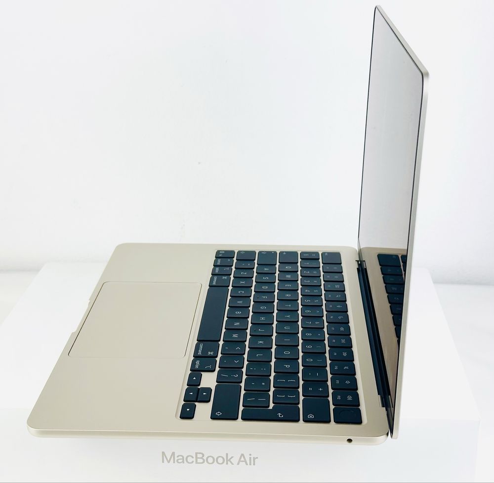 НОВ! Apple MacBook Air 13" M4 16RAM 256GB Starlight Гаранция!