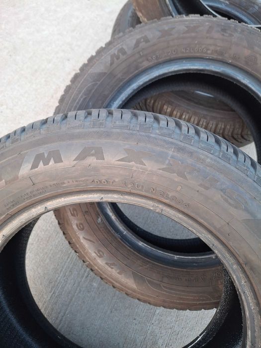 4бр. всесезонни гуми 175/65/14 Maxxis като нови. DOT 1323.