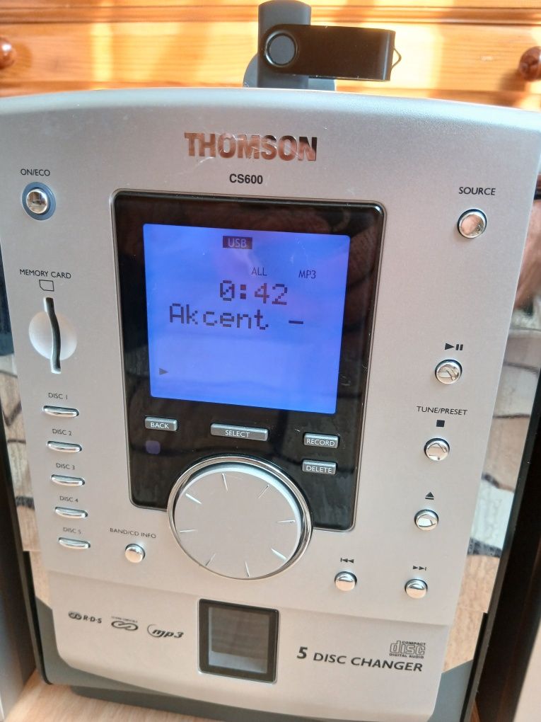 Аудио уредба Thomson USB SD FM Aux с тонколони 60W