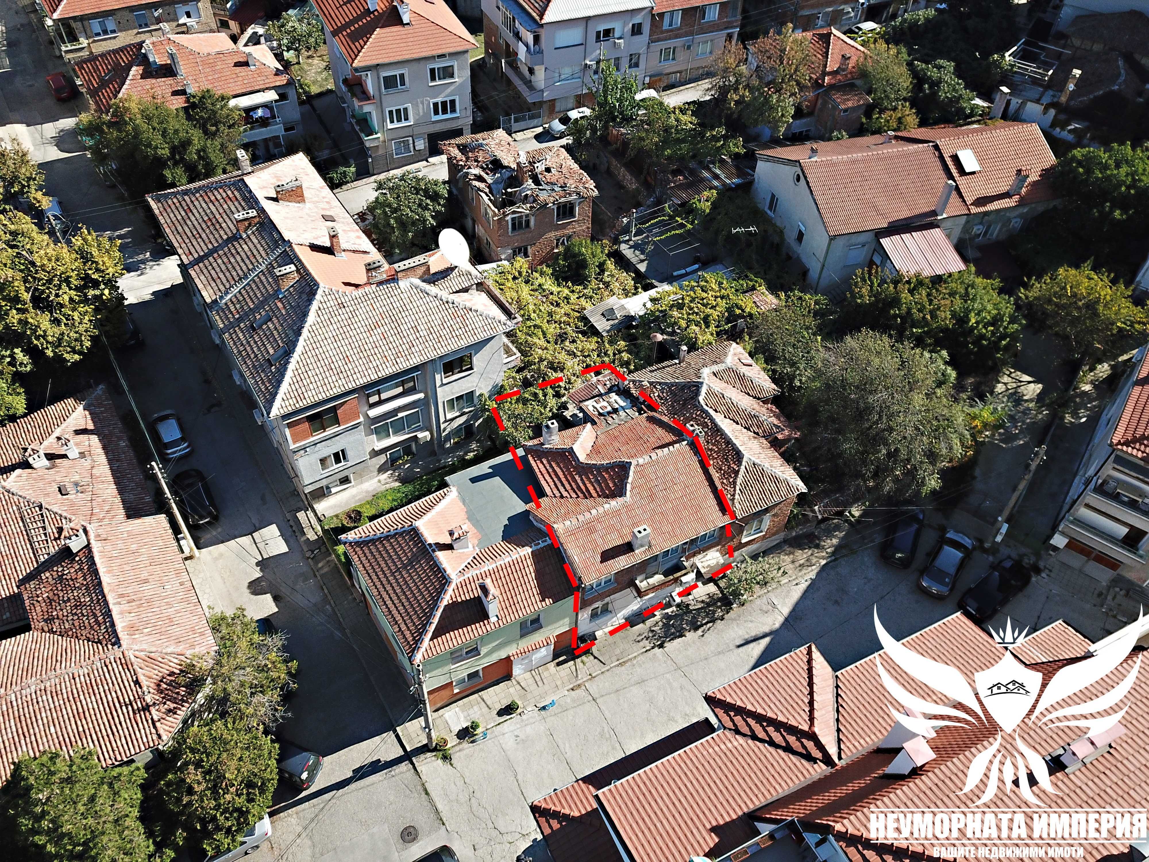 Продавам двуетажна къща РЗП 140кв. и 95кв.м. двор в гр.Асеновград