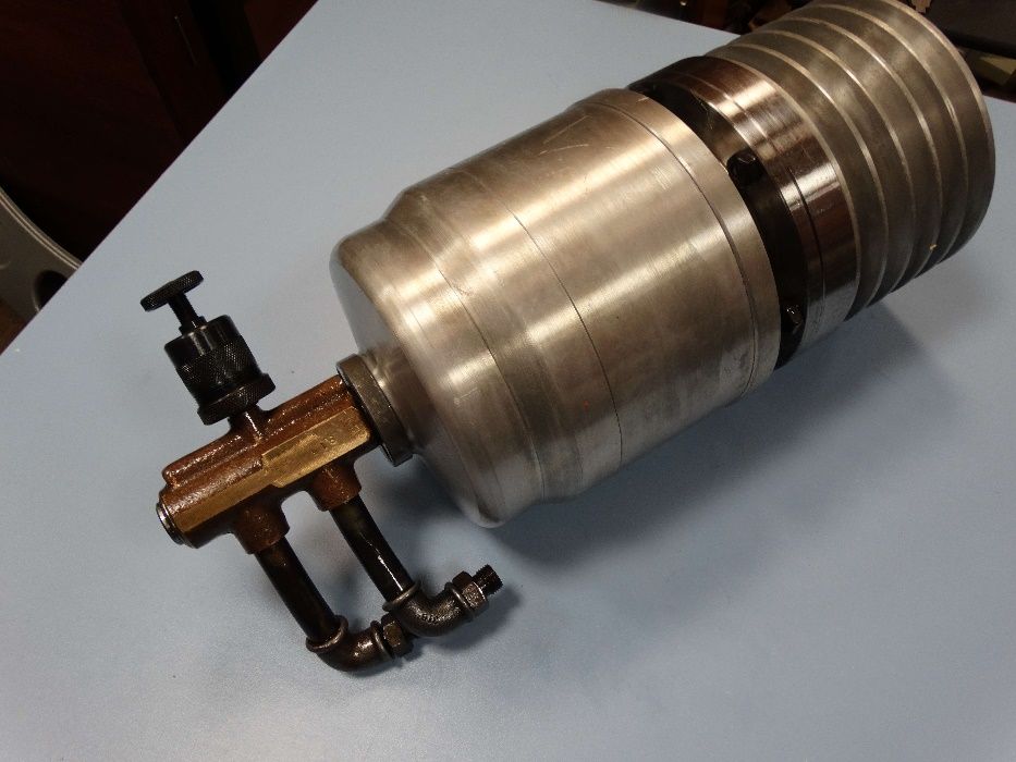 хидрозатягащо устройство за струг