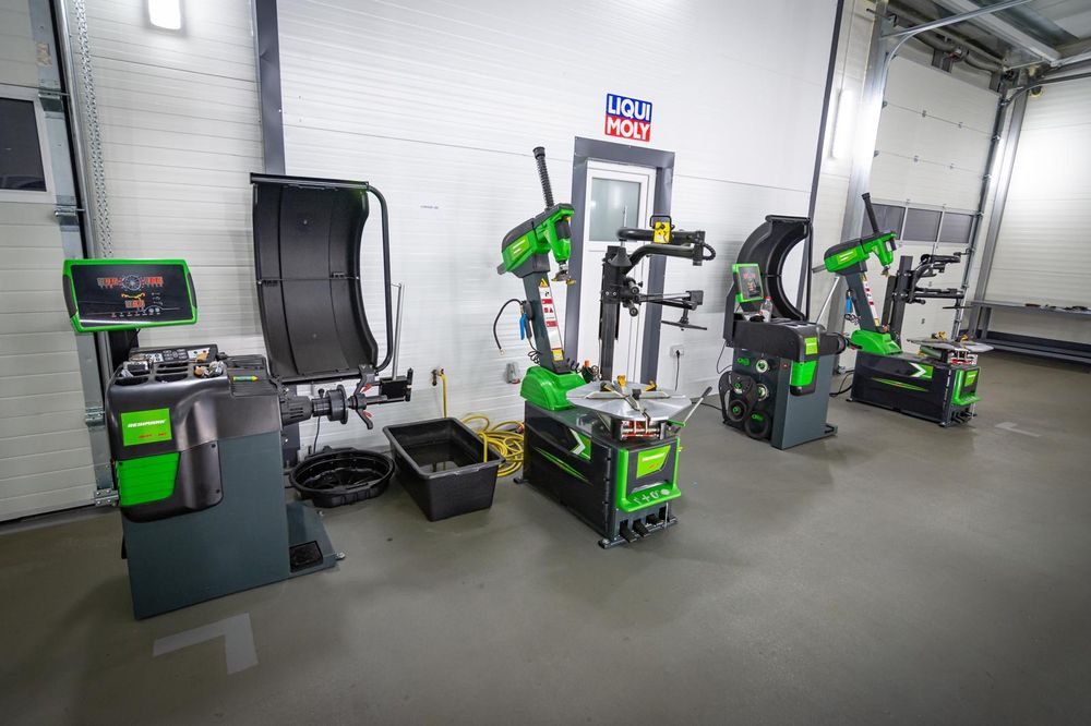 Inchiriez spatiu service auto