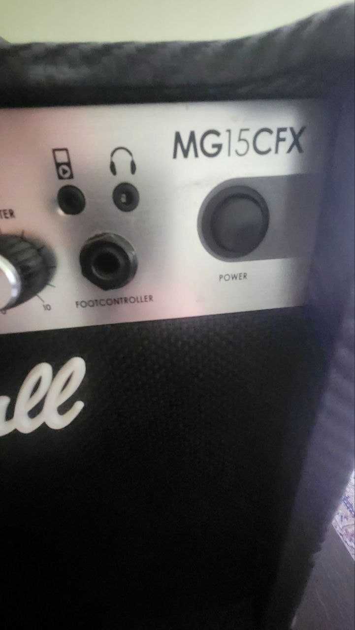 MARSHALL MG15CFX COMBO усилитель гитарный транзисторный