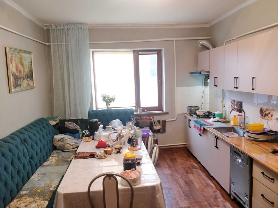 Мықты 3 бөлмелі шағын үй(дом), үлкен ас бөлмесімен, санузел, орталықта