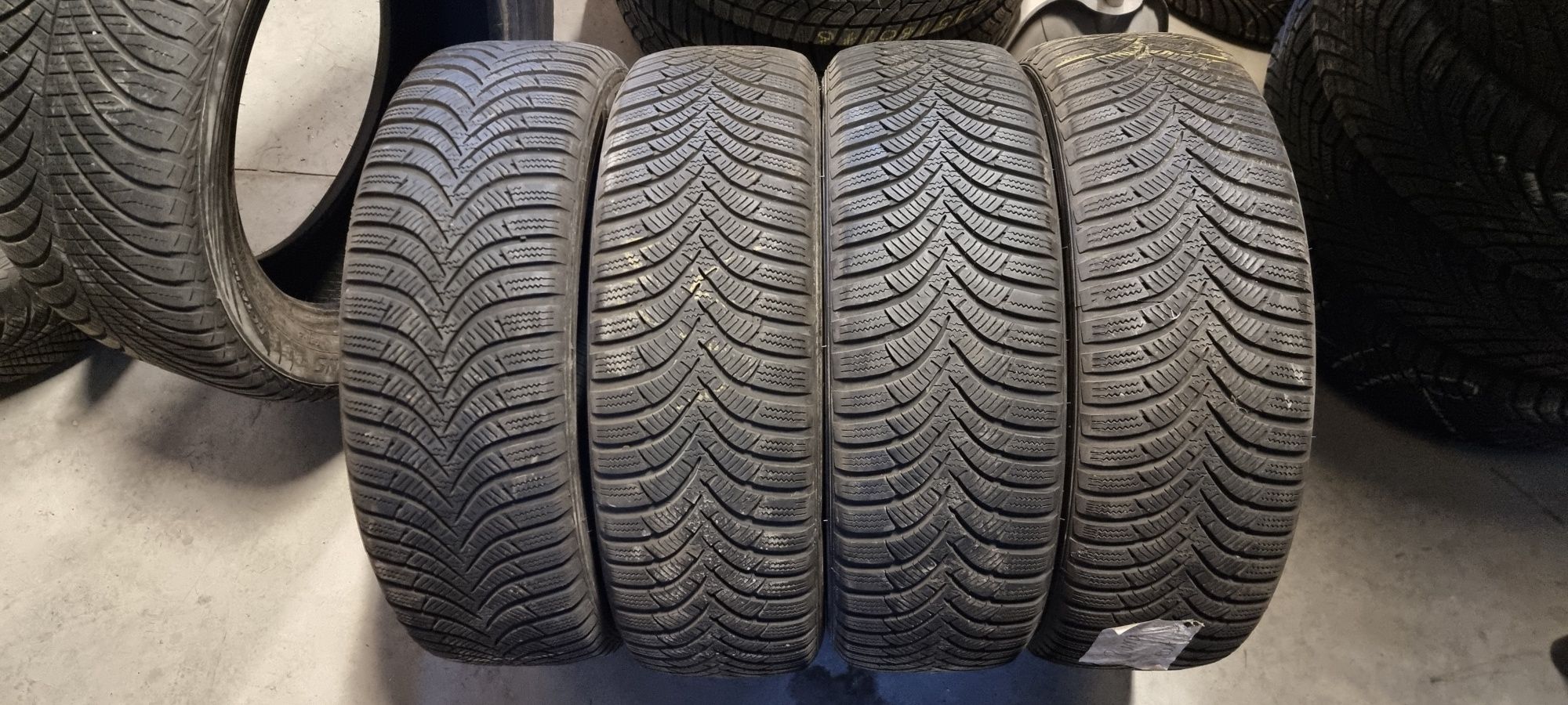 4бр Зимни гуми 185/65/15 Hankook (2019)