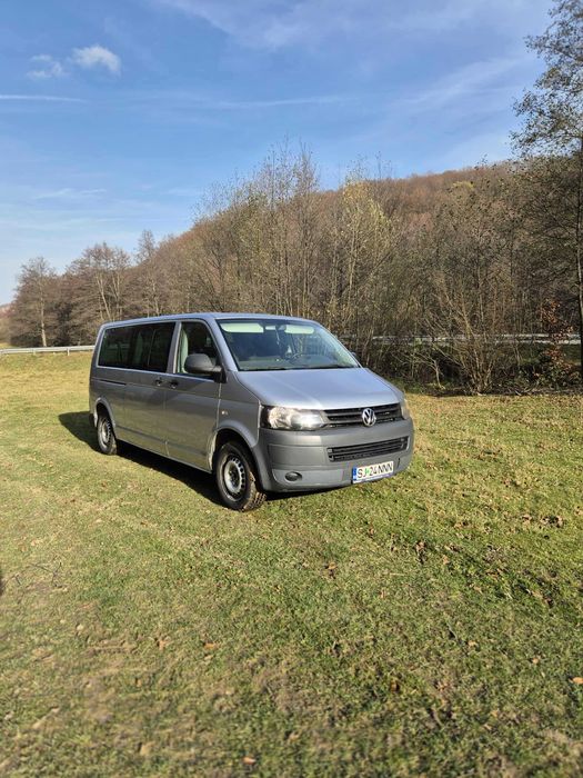 Vând dubă 8+1 locuri T5 Caravelle, an 2011-model lung