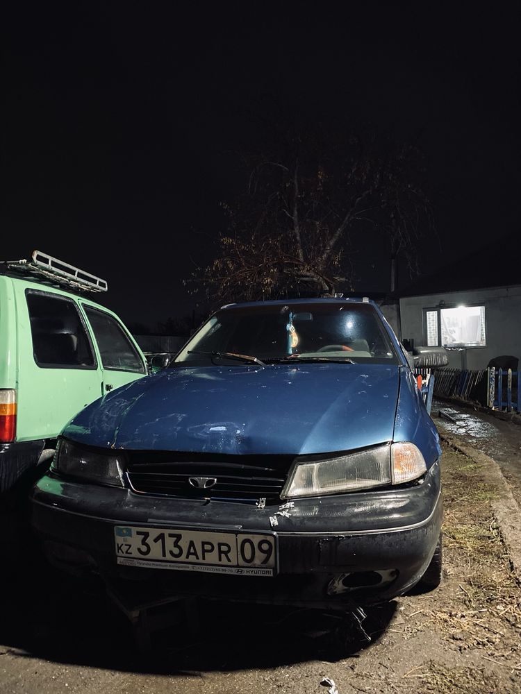 Продам Нексия 1 синего цвета