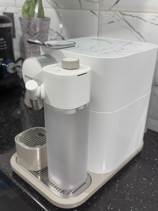 Espressor Gran Latissima Nespresso