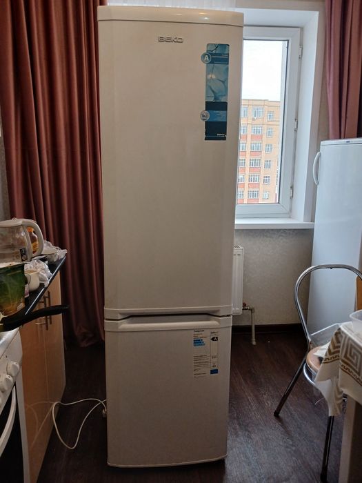 Продам холодильник на запчасти