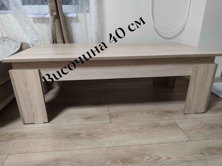 Холна маса в много добро състояние