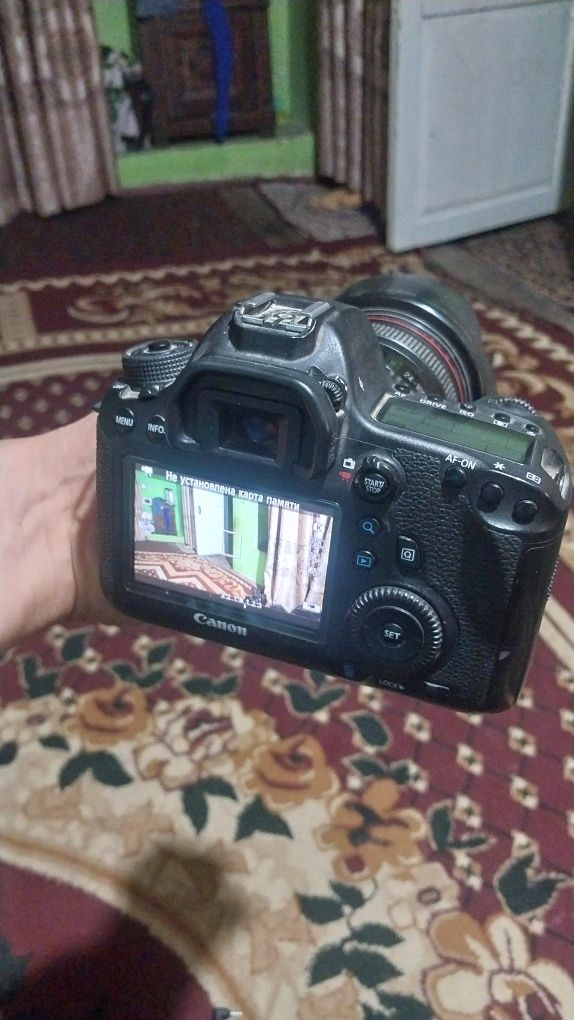 Canon d6 factory aparat