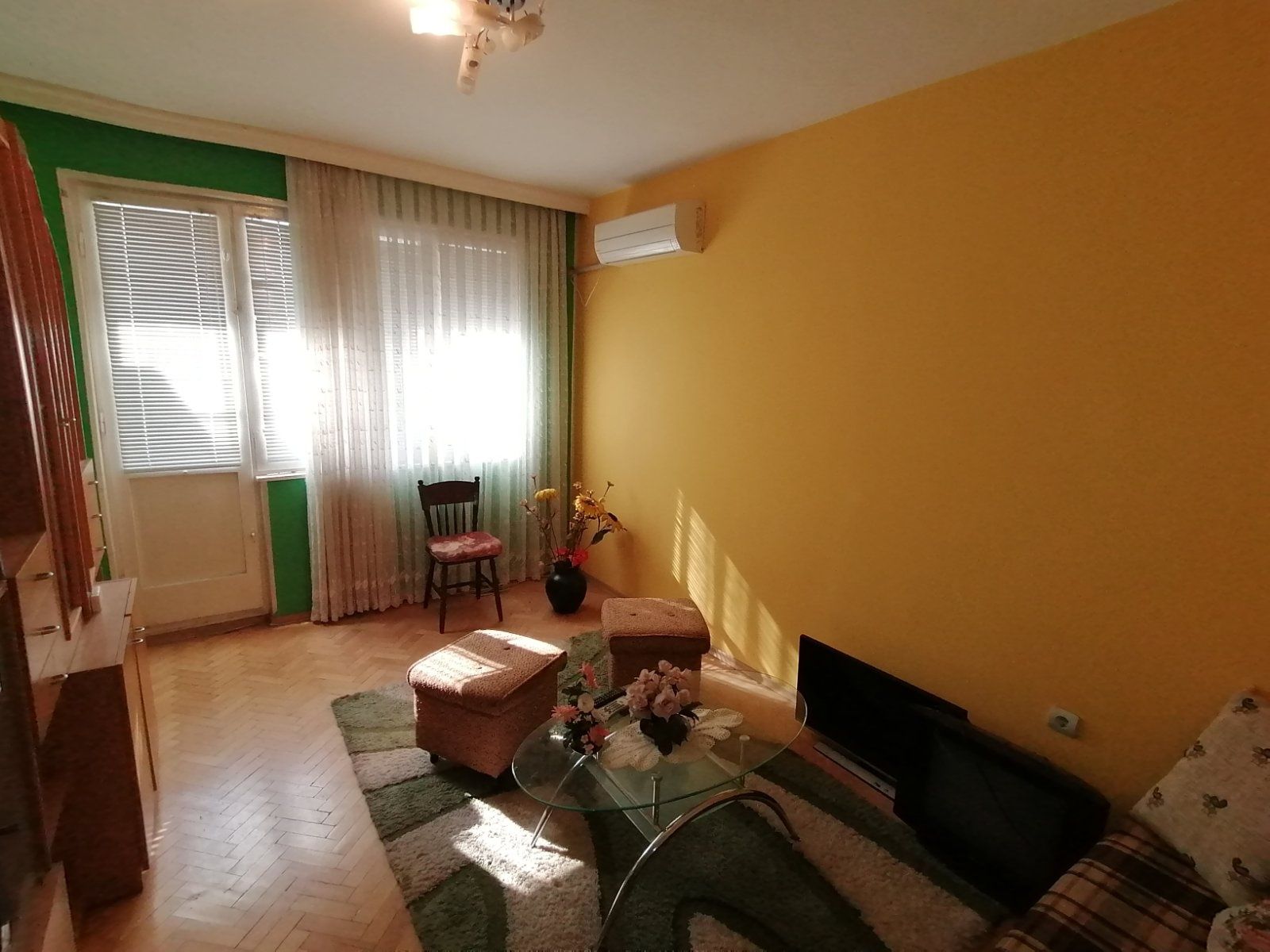 Продавам четиристаен апартамент в Асеновград!