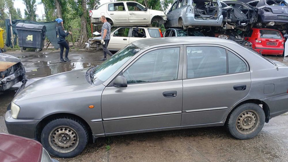 Dezmembrez Hyundai Accent 1.5 Diesel Din 2003 - D3EA