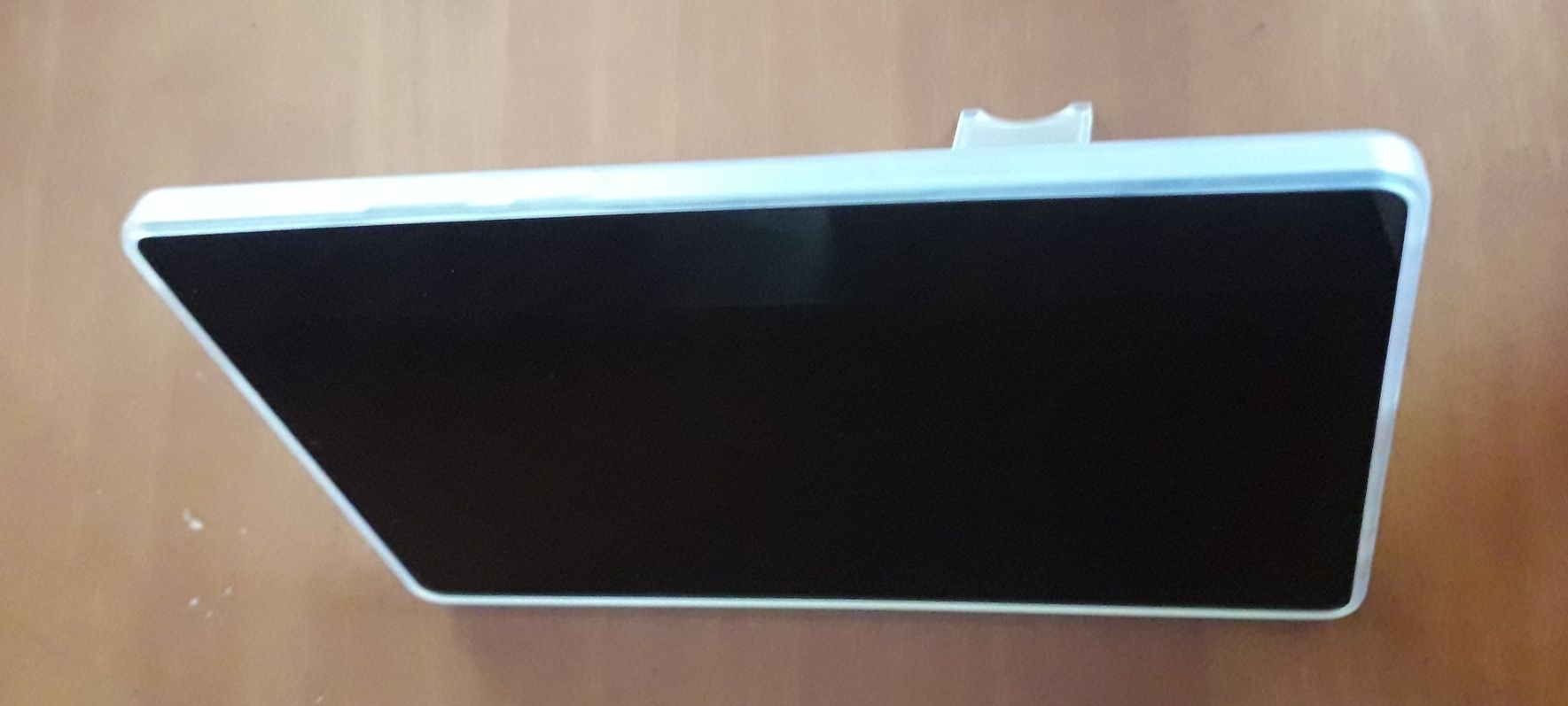 Продавам нов таблет LENOVO Tab M9