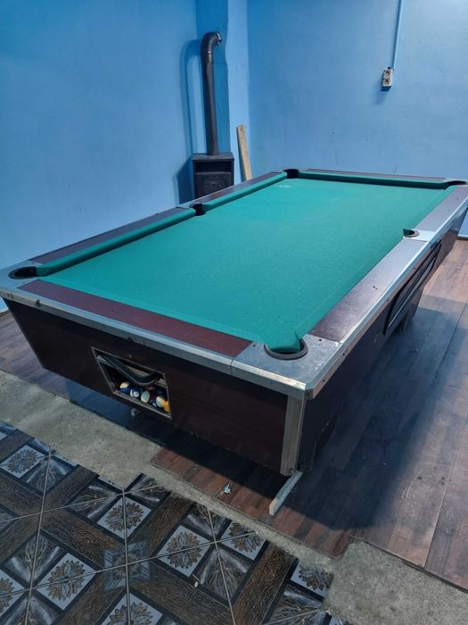 Masa de biliard 2,55 pe 1,50 2800 lei mai multe detalia la tel.
