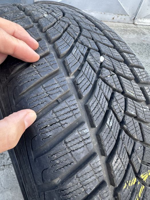 Goodyear winter 225 50 17