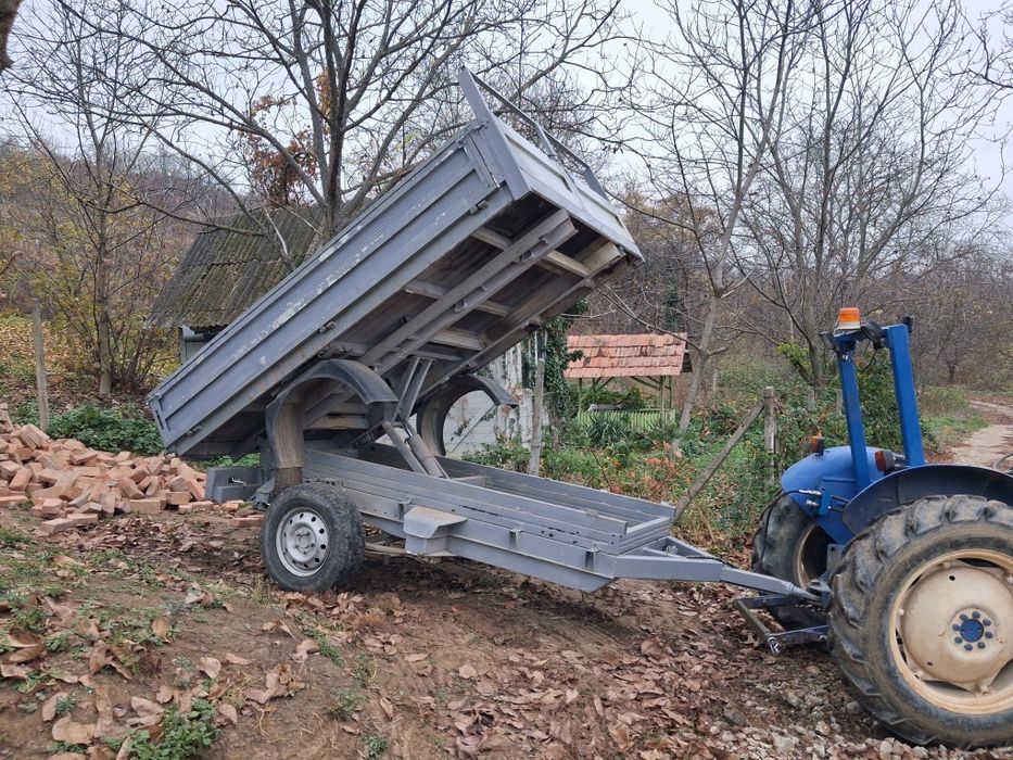 Vand tractor si remorca