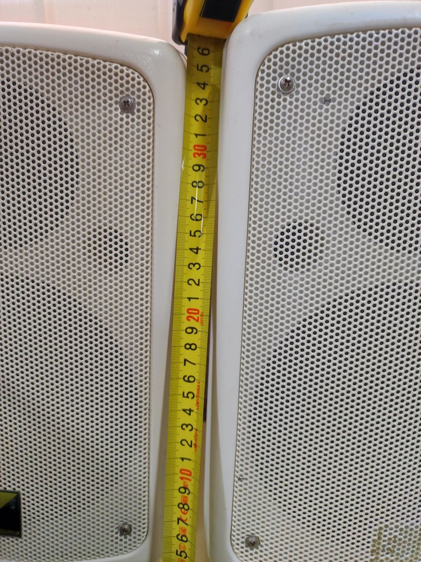 Boxe monitor active și mixer.