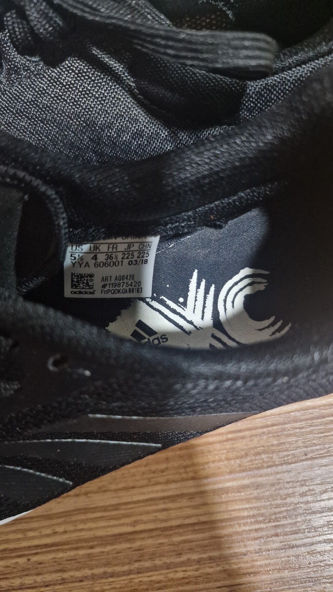 Шпайкове Adidas, н-р 36,5 за лека атлетика.