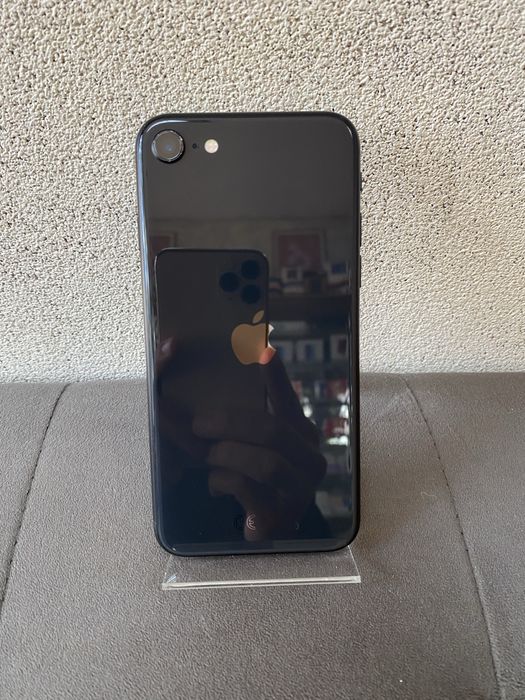iPhone SE 2020 / 128GB