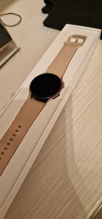 Продам смарт-часы Galaxy Watch 4 цвета розовое золото 40мм
