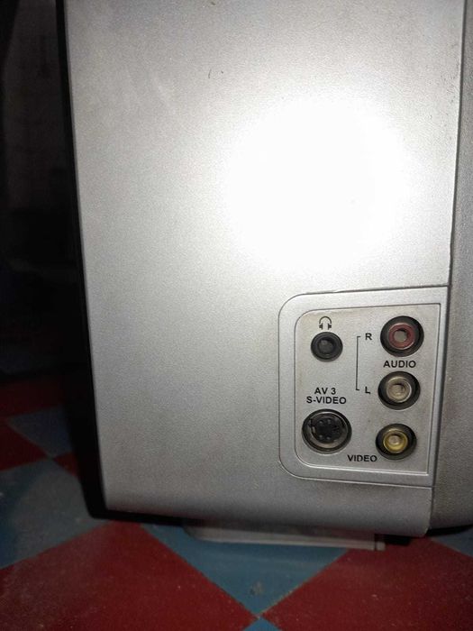 Televizor SCHNEIDER STV 2804 T – retro, perfect funcțional