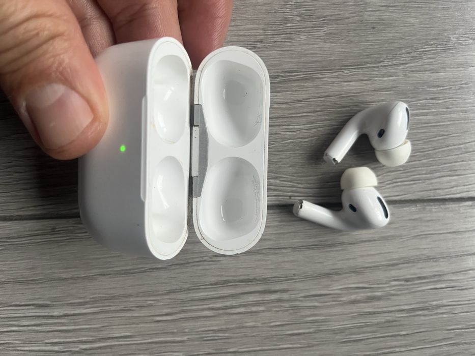 Casti Airpods pro