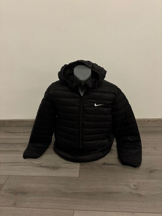 Geacă Nike bărbați inblanita!