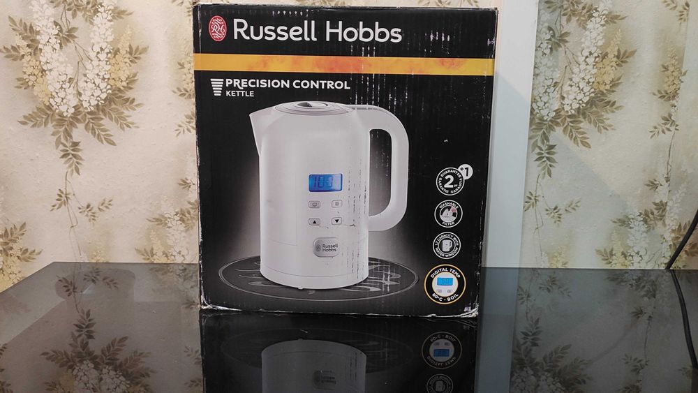 Электрический чайник Russell Hobbs Precision Control
