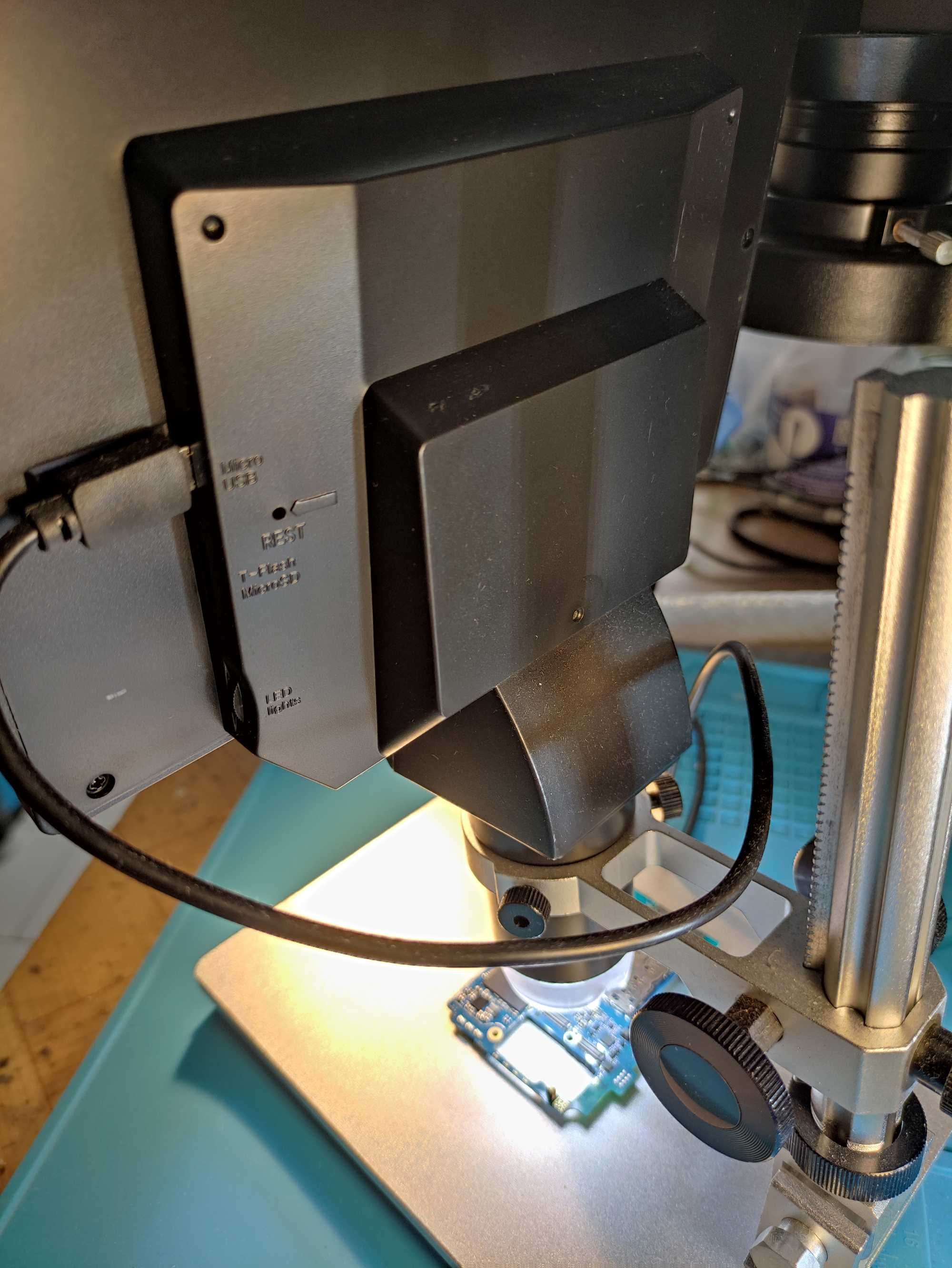 12MP Цифров микроскоп 7" LCD 1200X за запояване на печатни платки