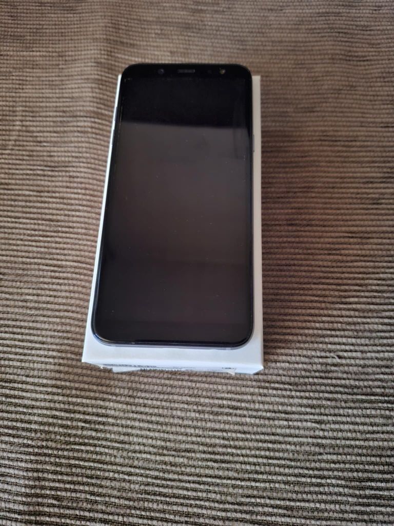 Телефон Samsung Galaxy A6