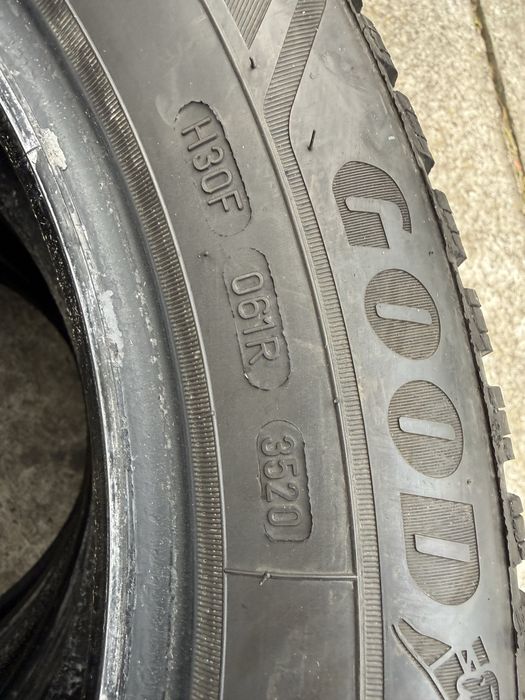 205/55R16 GoodYear set 4 cauciuri iarna
