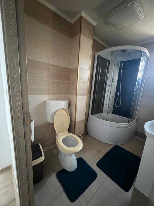 Apartament 3 camere de vânzare