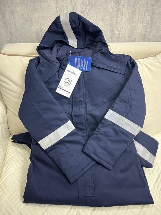 Спецодежда продам