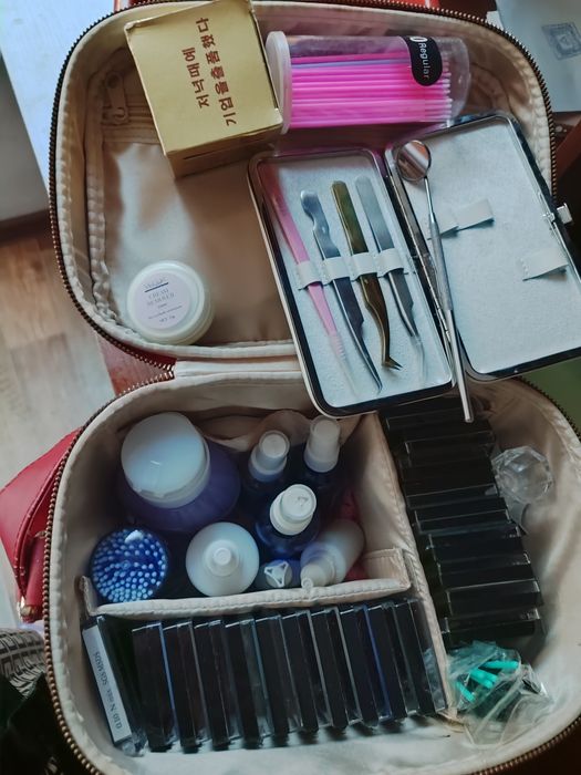 Продам помощник,, стул, материалы для наращивания ресни