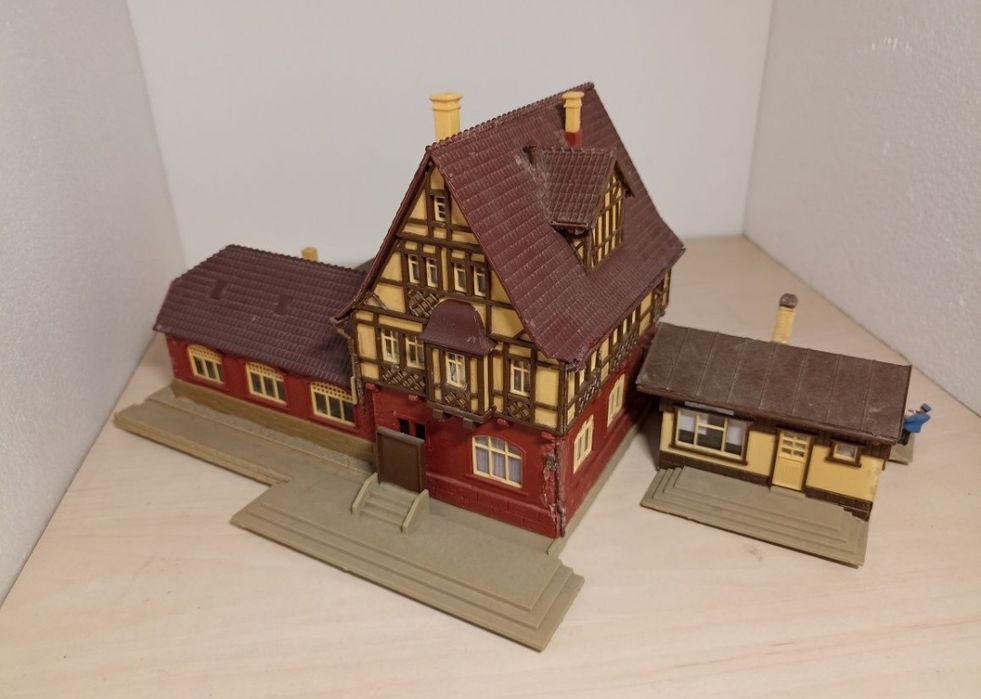 Gara trenulet electric scara 1:87 vollmer 29596
Vollmer 29596
Se v