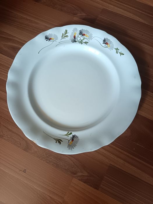 Фарфоровое блюдо