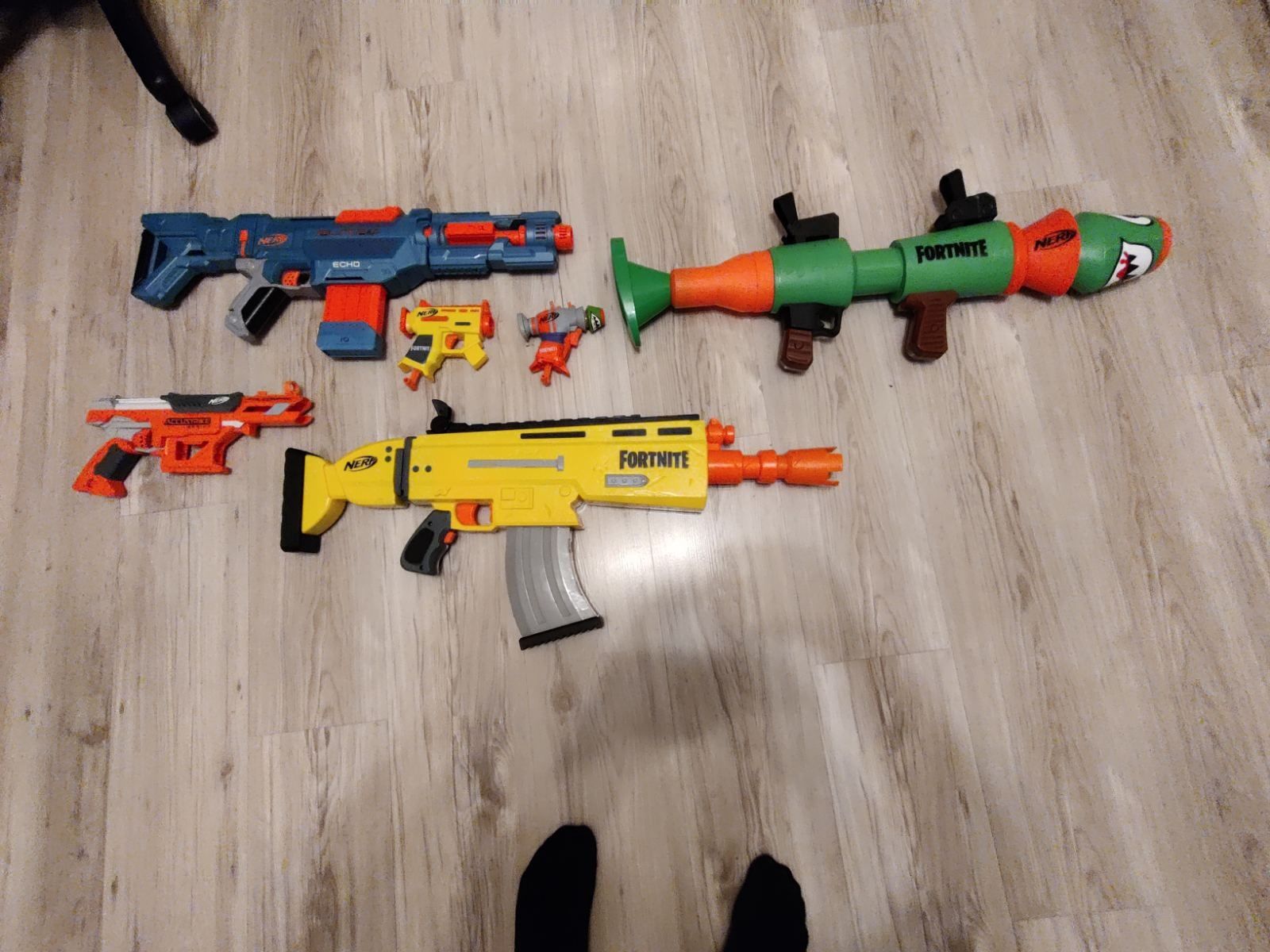 Продавам 6 Nerf оръжия