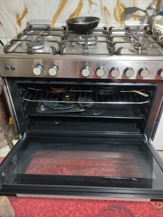Продам газовую плиту