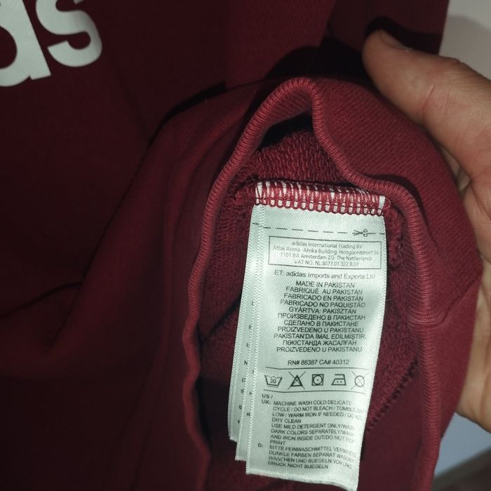 Pulover adidas .